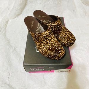 Never worn! Dansko Rae Leopard Pony, NIB, sz 39